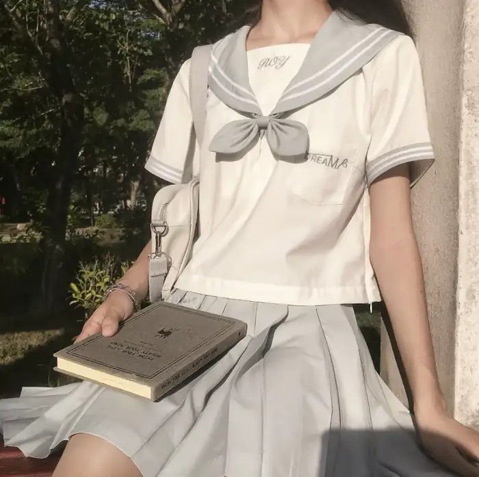 蛇穴